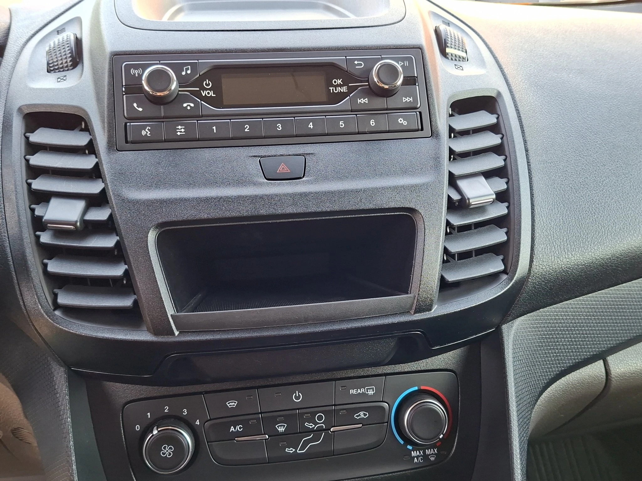 Ford-Transit Connect-image-14