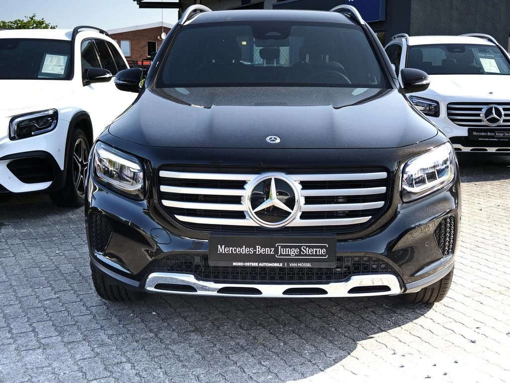 Mercedes-Benz-GLB 200 d-image-3