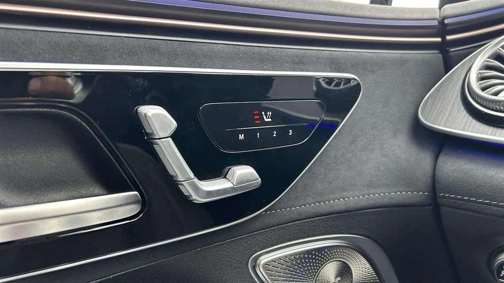 Mercedes-Benz-EQE-image-10