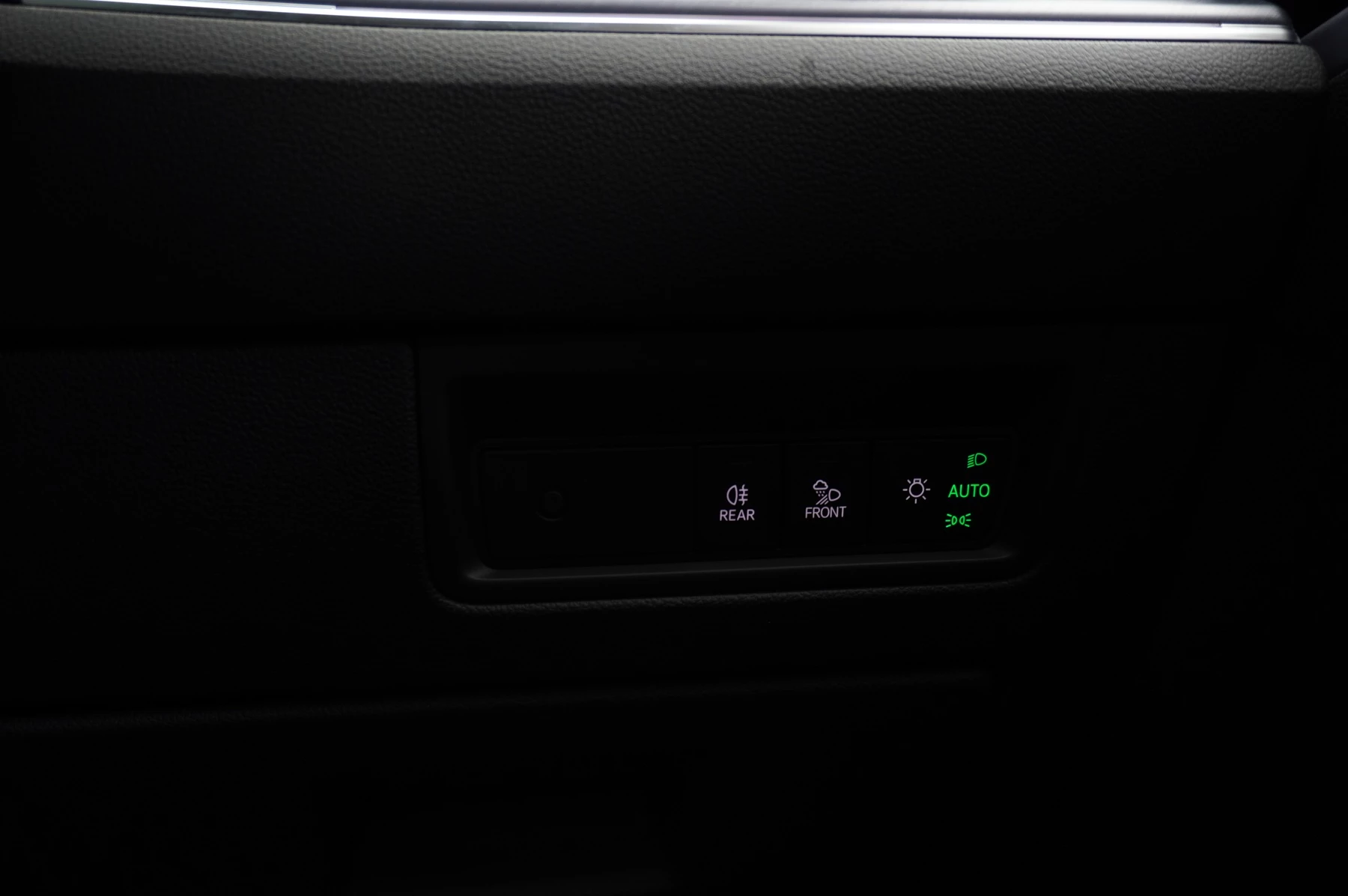 Volkswagen-Touareg-image-21