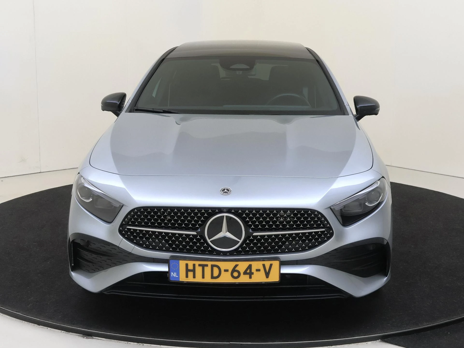 Mercedes-Benz-A-Klasse-image-6