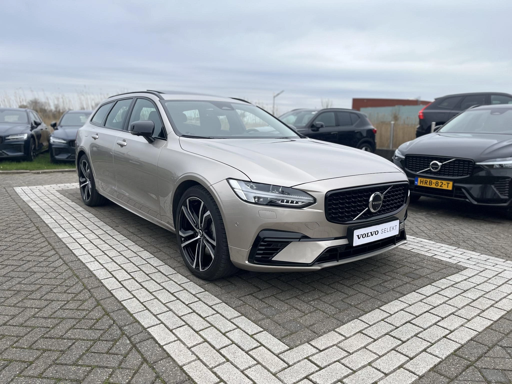 Volvo-V90-image-24