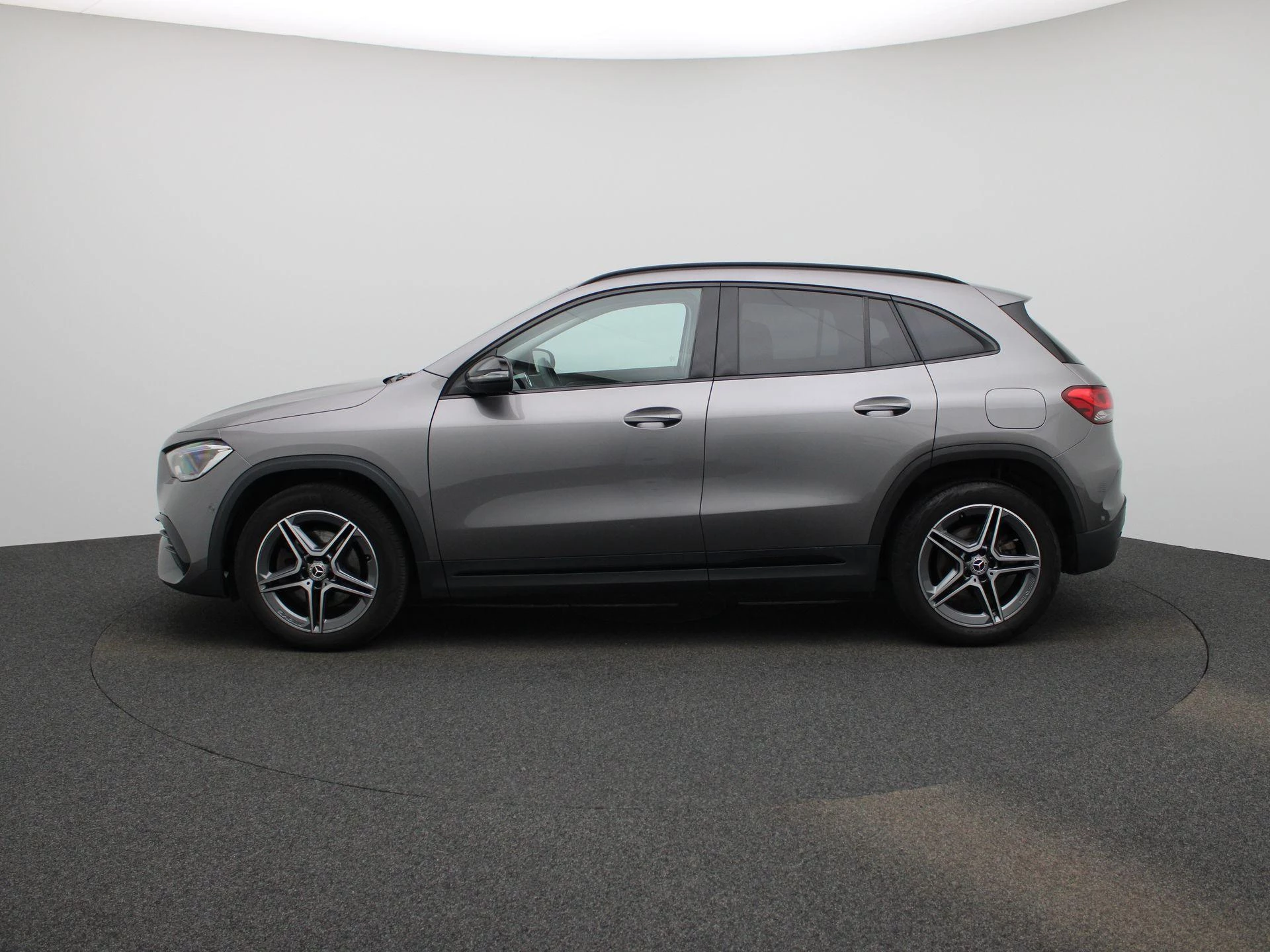 Mercedes-Benz GLA 250 e AMG Line + CARPLAY + MULTIBEAM + NIGHTPAKKET +