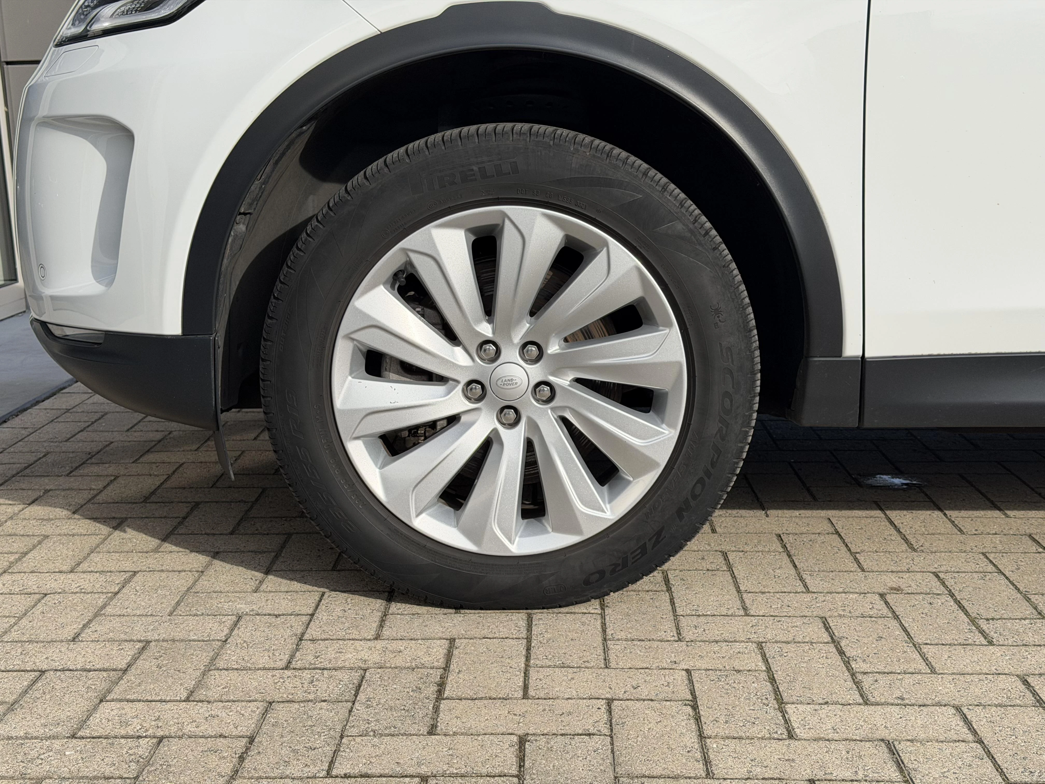 Land Rover-Discovery Sport-image-24