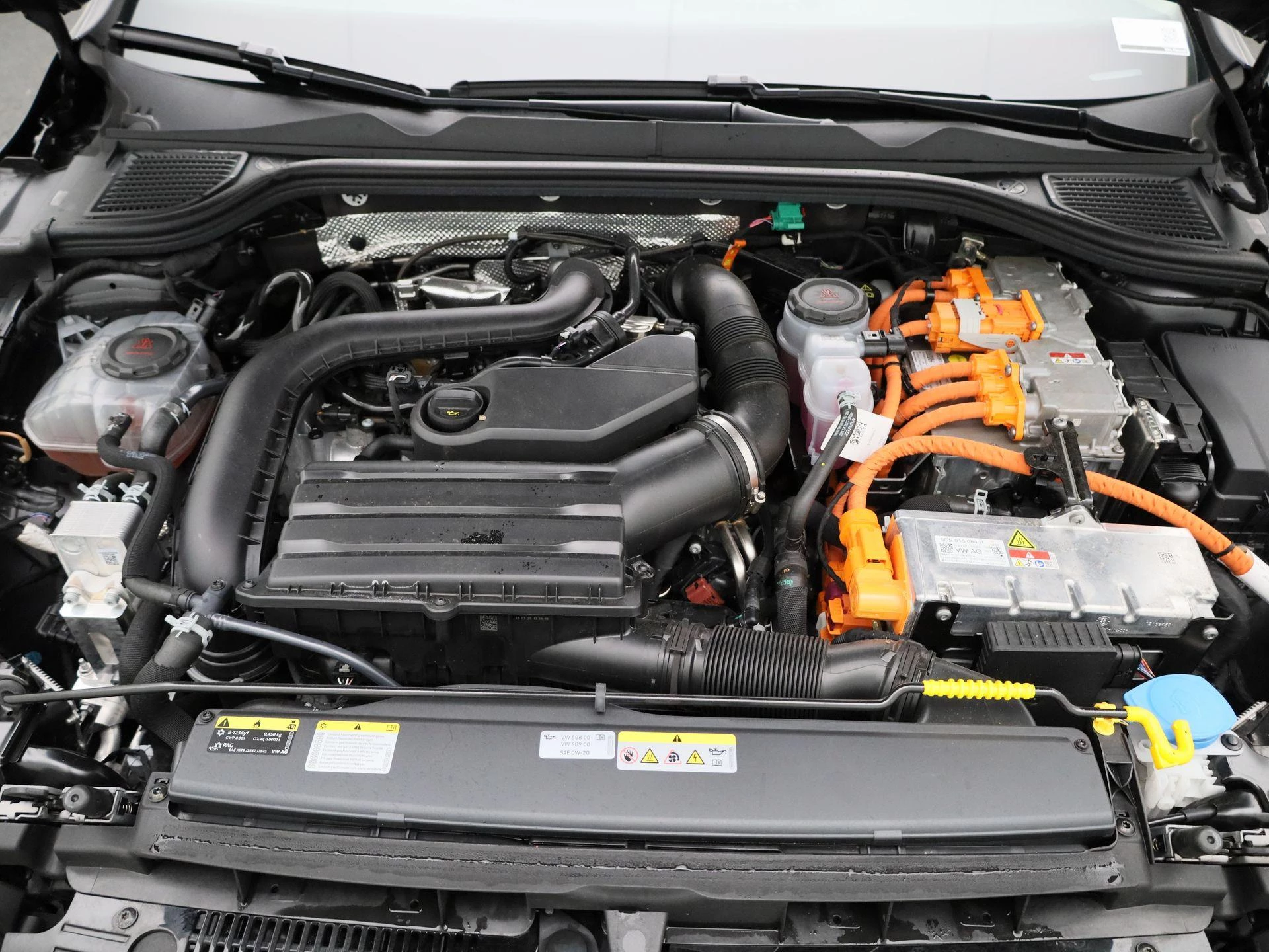 Volkswagen-Golf-image-32