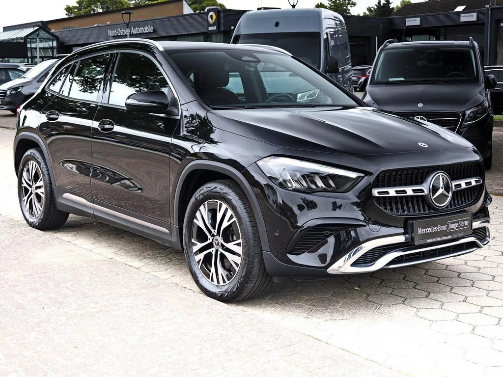 Mercedes-Benz-GLA 200 d-image-4