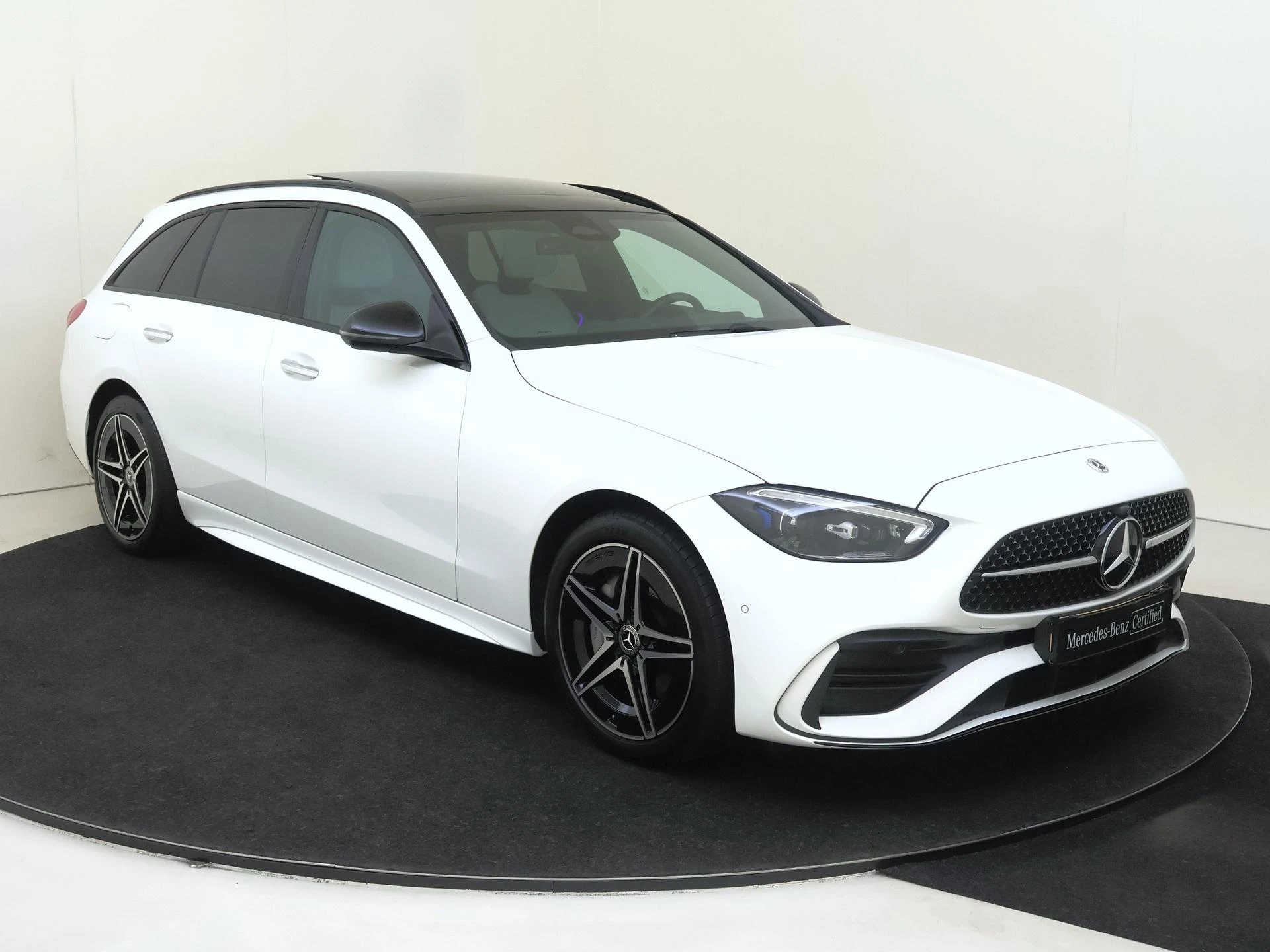 Mercedes-Benz-C-Klasse-image-1