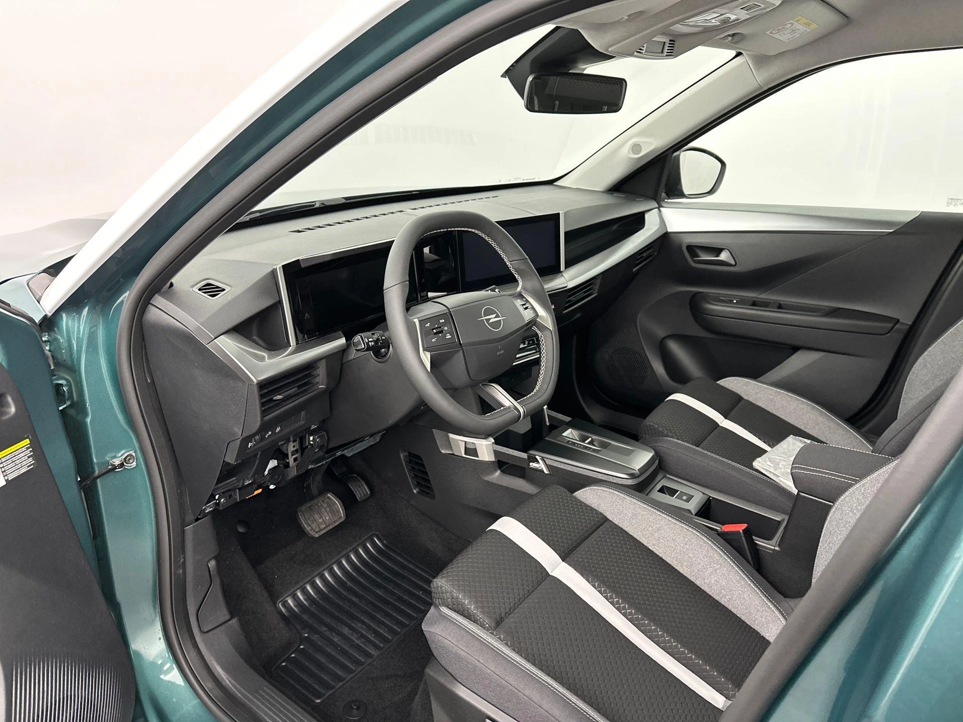 Opel Frontera 1.2 Turbo MHEV 100kW Edition eDCT