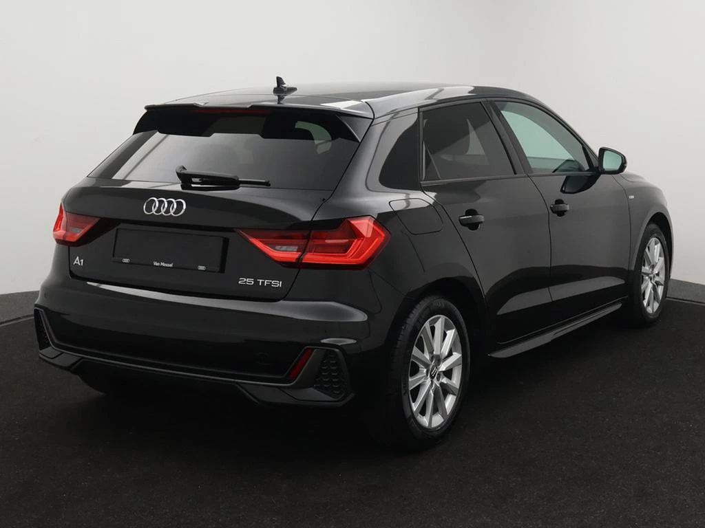 Audi-A1 Sportback-image-1