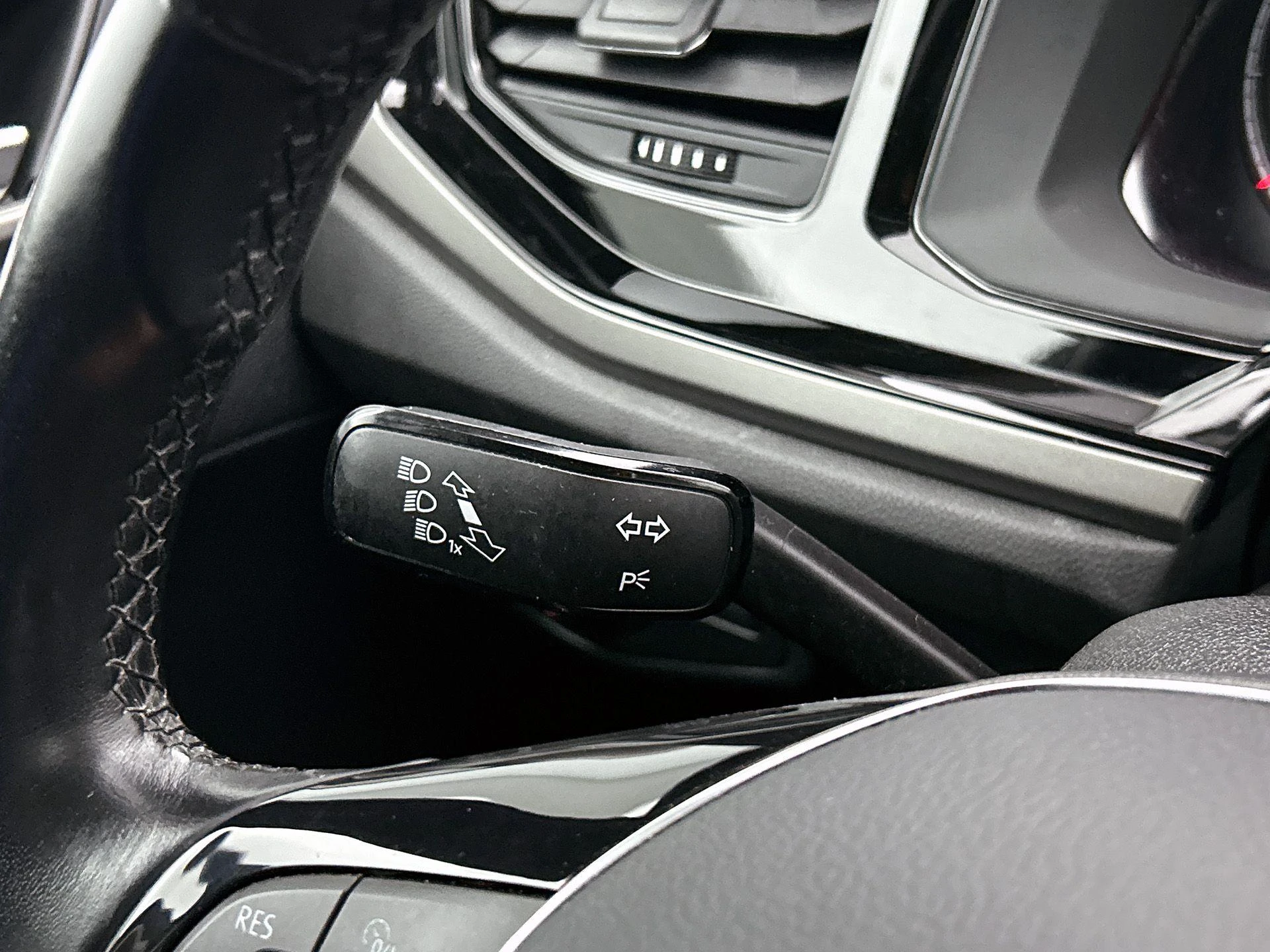 Volkswagen-Polo-image-8