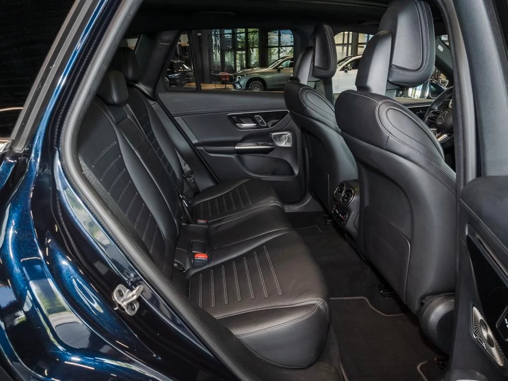 Mercedes-Benz-GLC 400 e-image-12