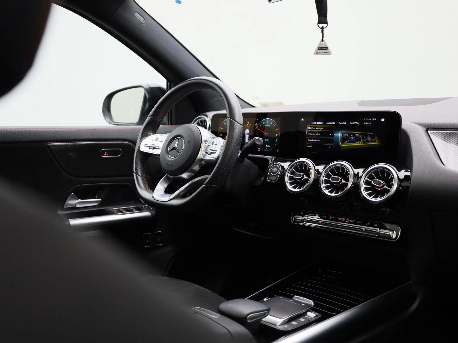 Mercedes-Benz GLA 250 e AMG Line