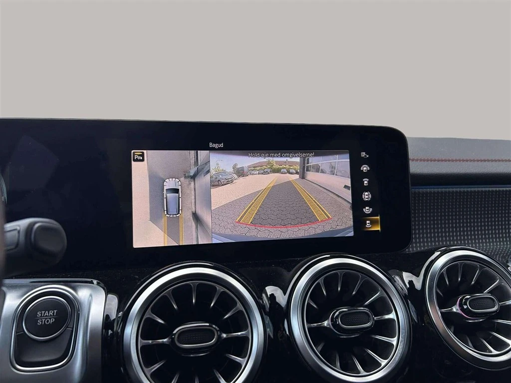 Mercedes-Benz-EQB-image-15