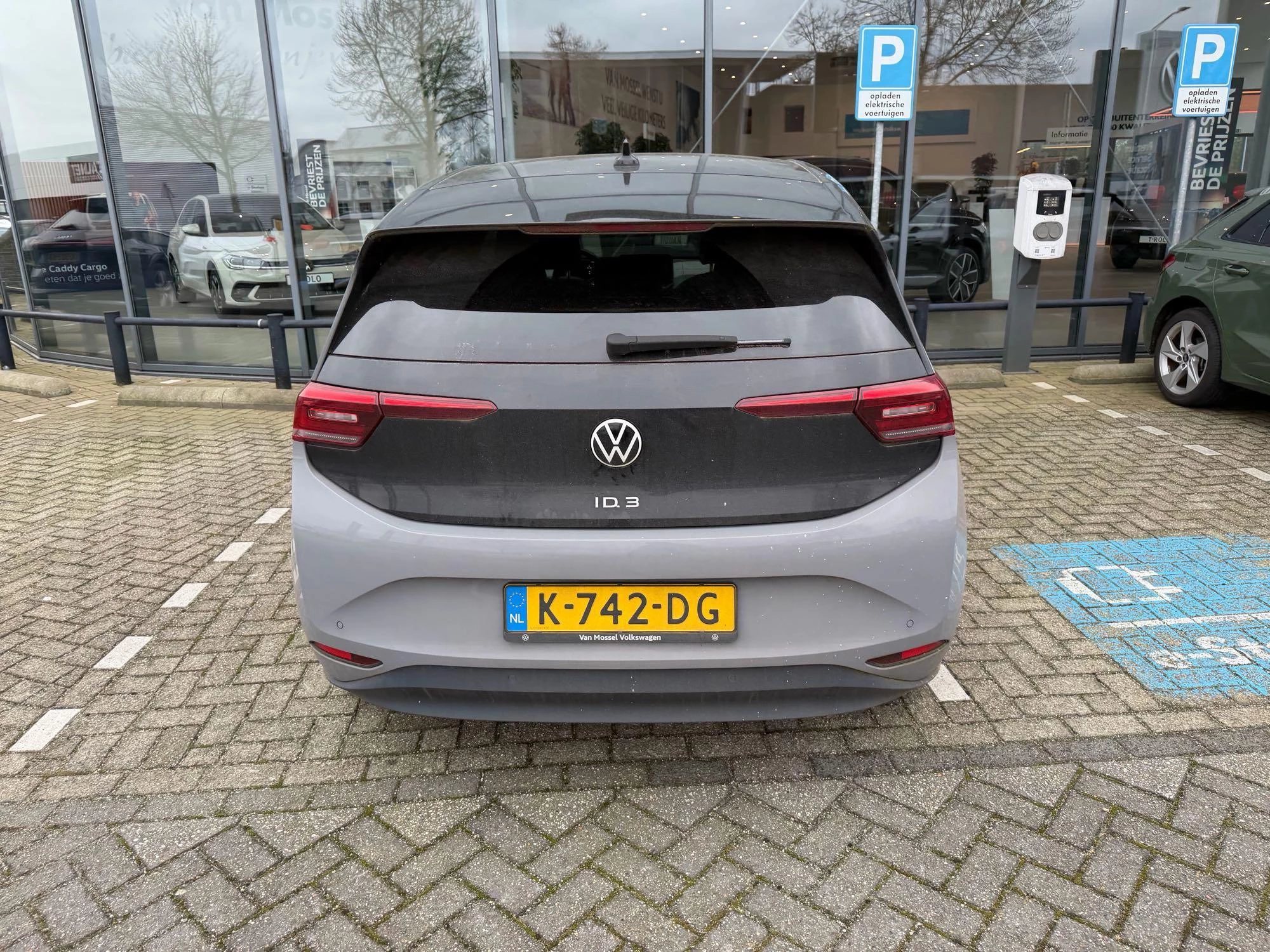 Volkswagen ID.3 First Plus 58 kWh 204 PK