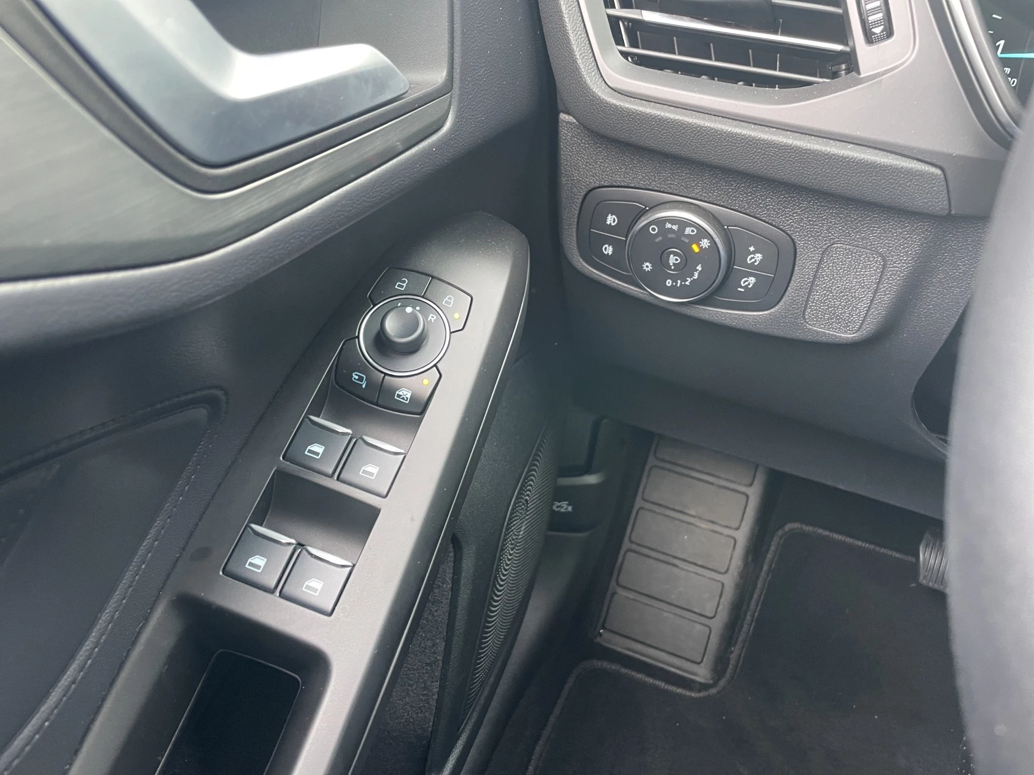 Ford Focus Turnier Titanium Edition NAV | ACC | KAM | GJR