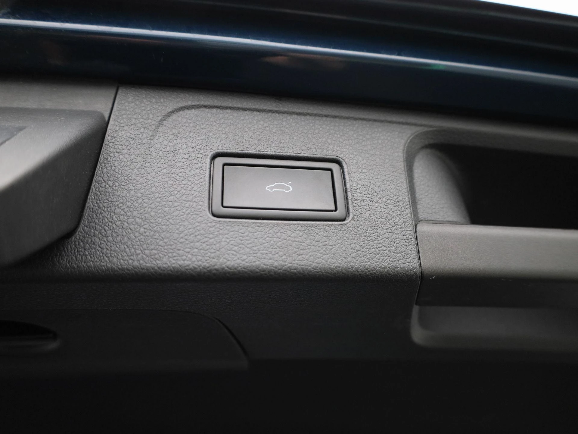 Volkswagen-Passat-image-11