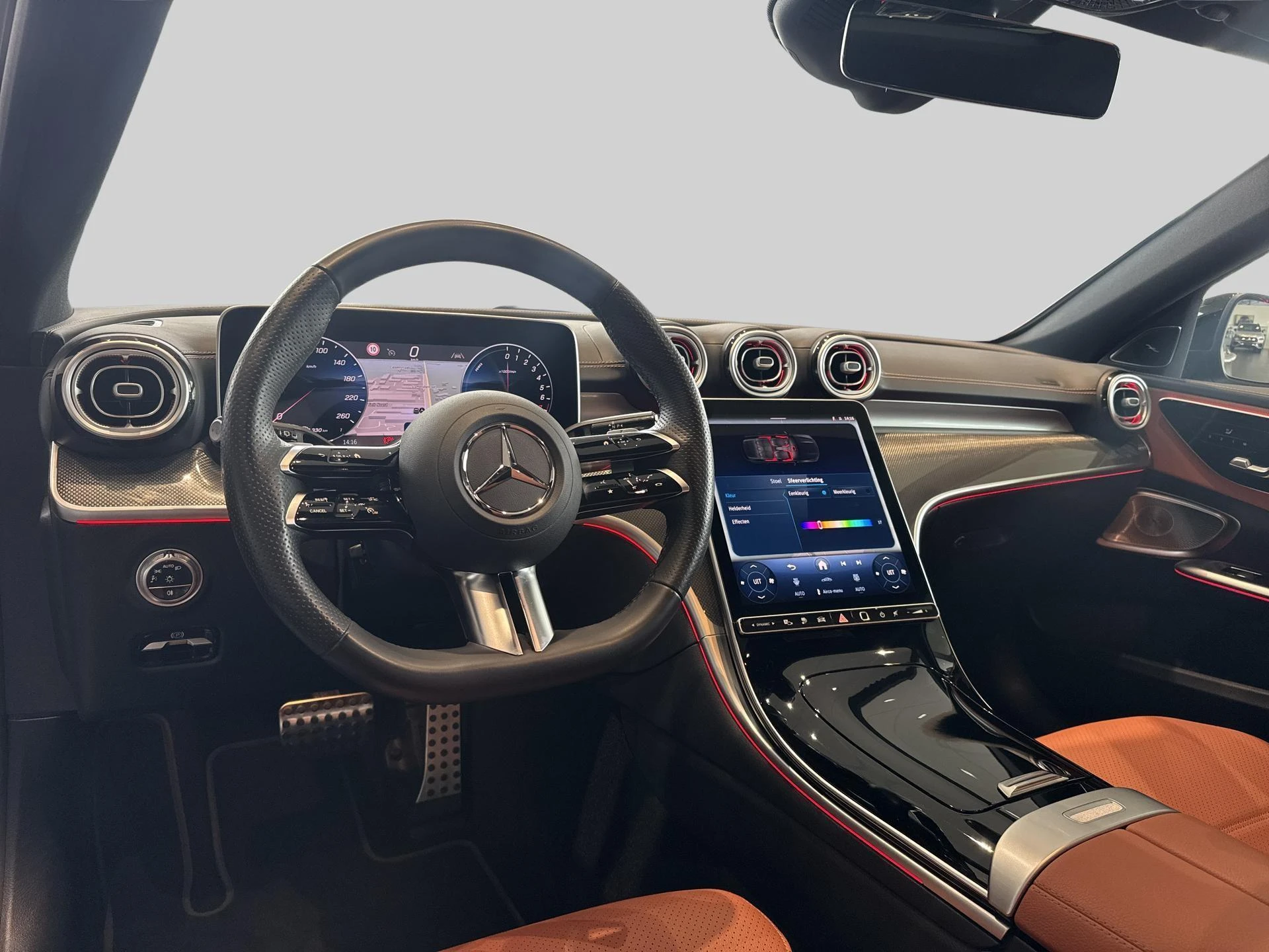 Mercedes-Benz-C-Klasse-image-8