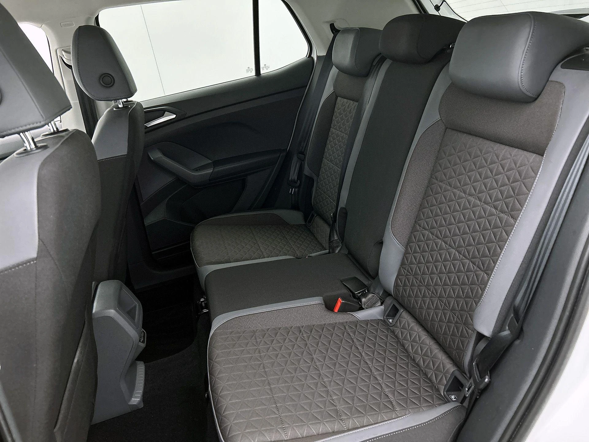 Volkswagen-T-Cross-image-25