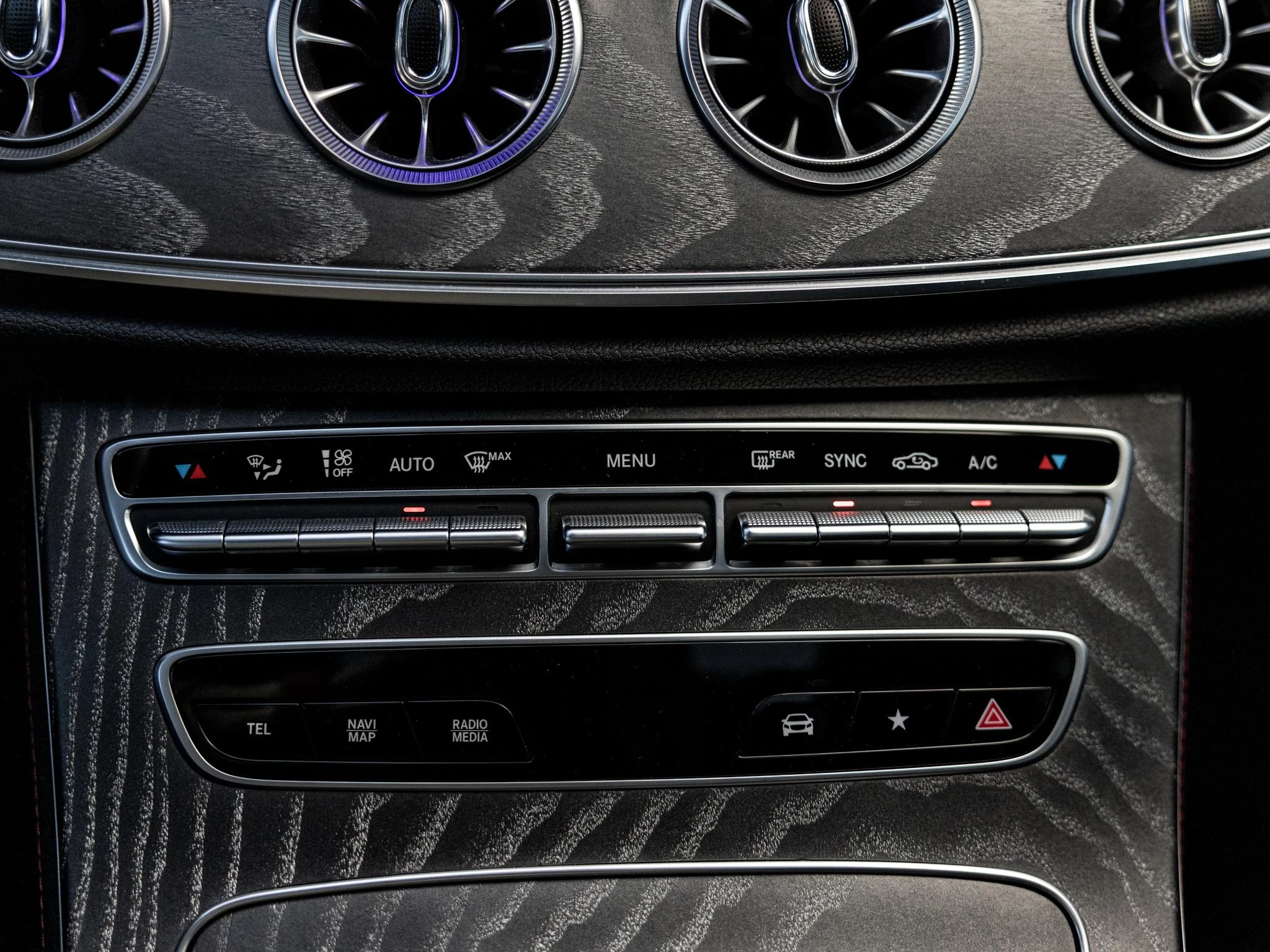 Mercedes-Benz-CLS-image-38