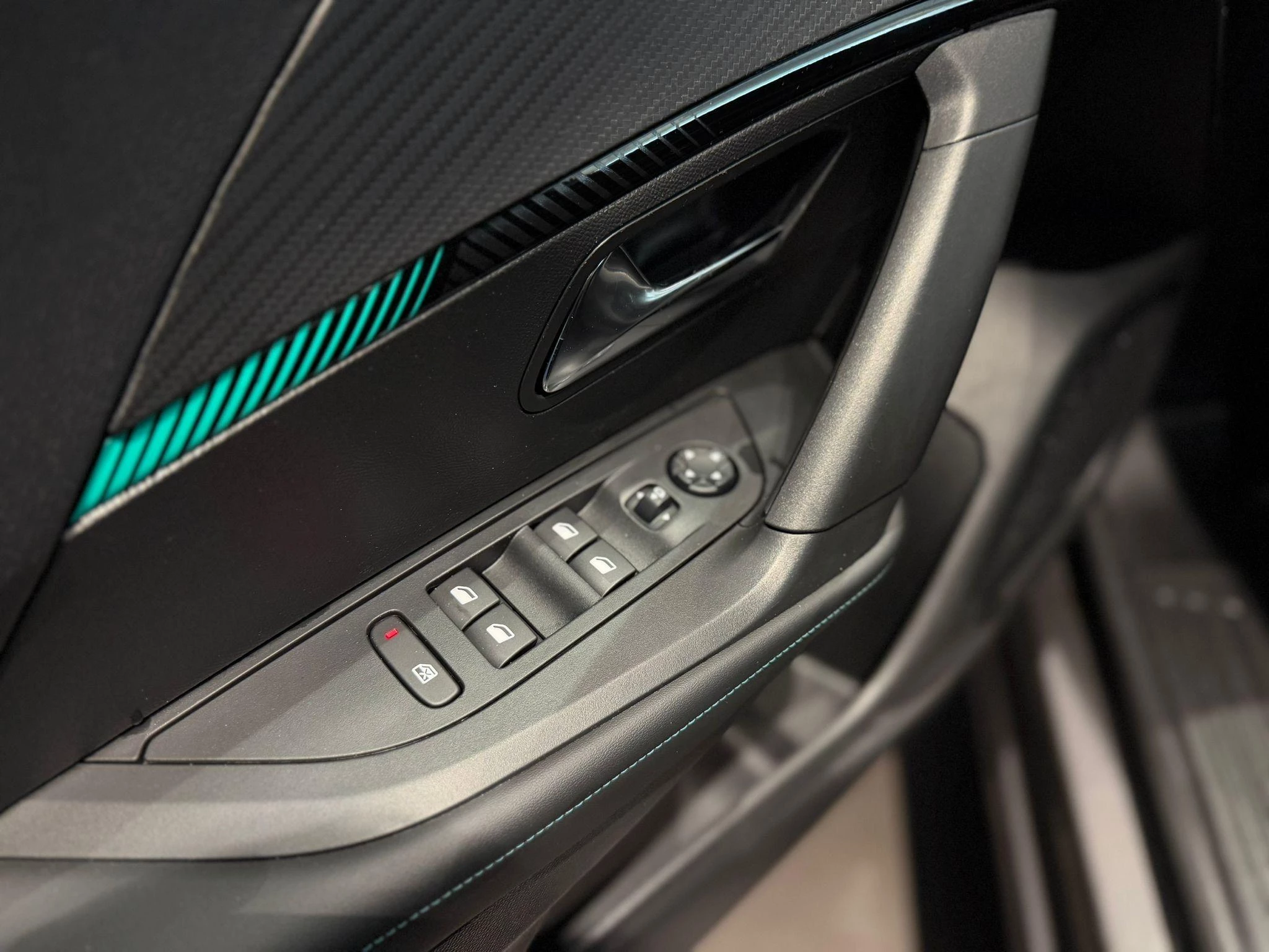 Peugeot-2008-image-23