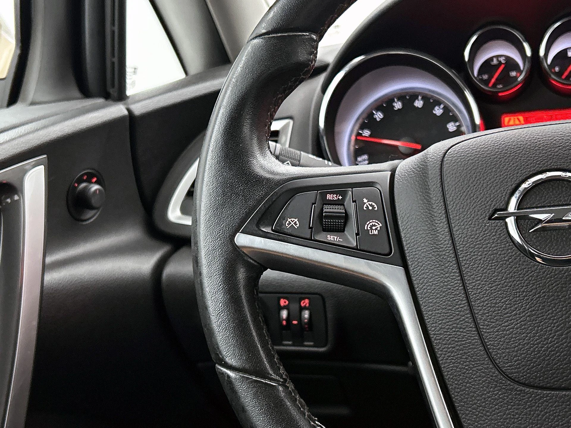 Opel-Astra-image-5