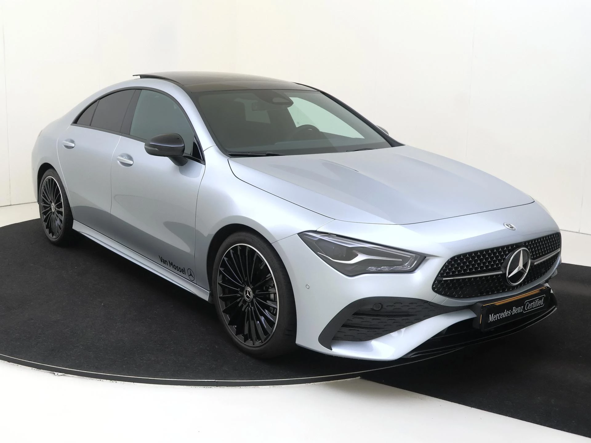 Mercedes-Benz-CLA-image-1