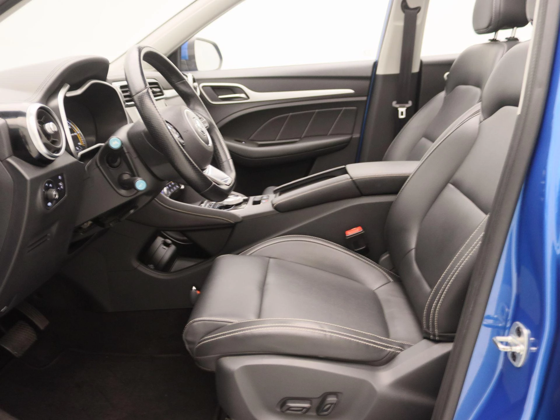 MG-ZS EV-image-11