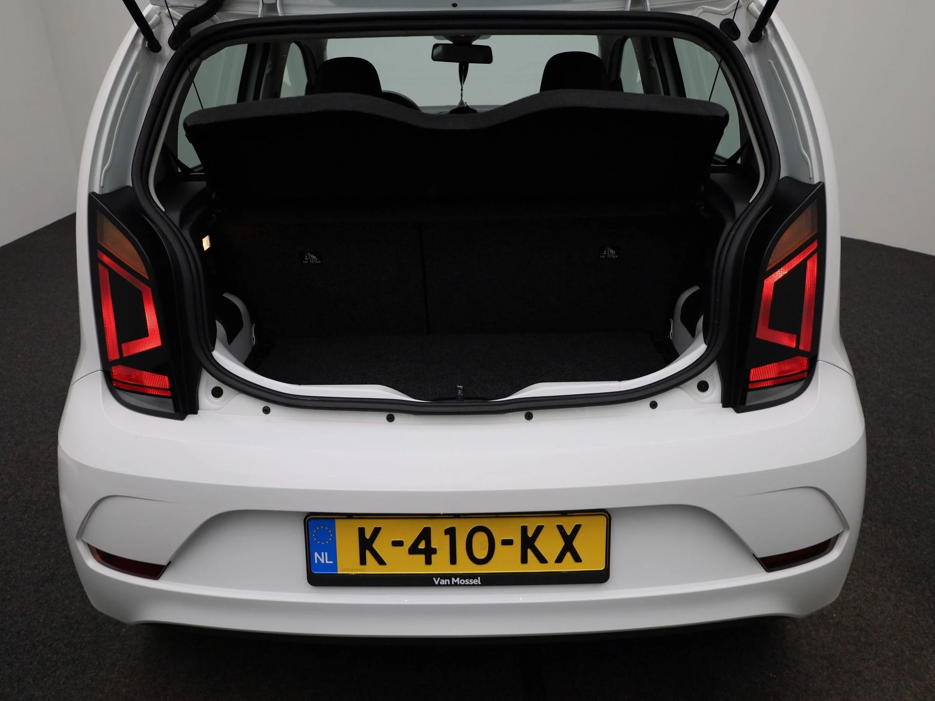 Volkswagen-up!-image-10