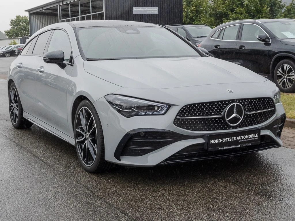 Mercedes-Benz-CLA 220 d-image-4