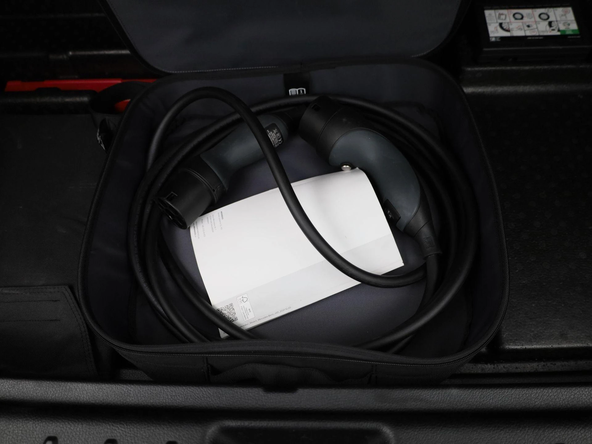Mercedes-Benz-EQB-image-12