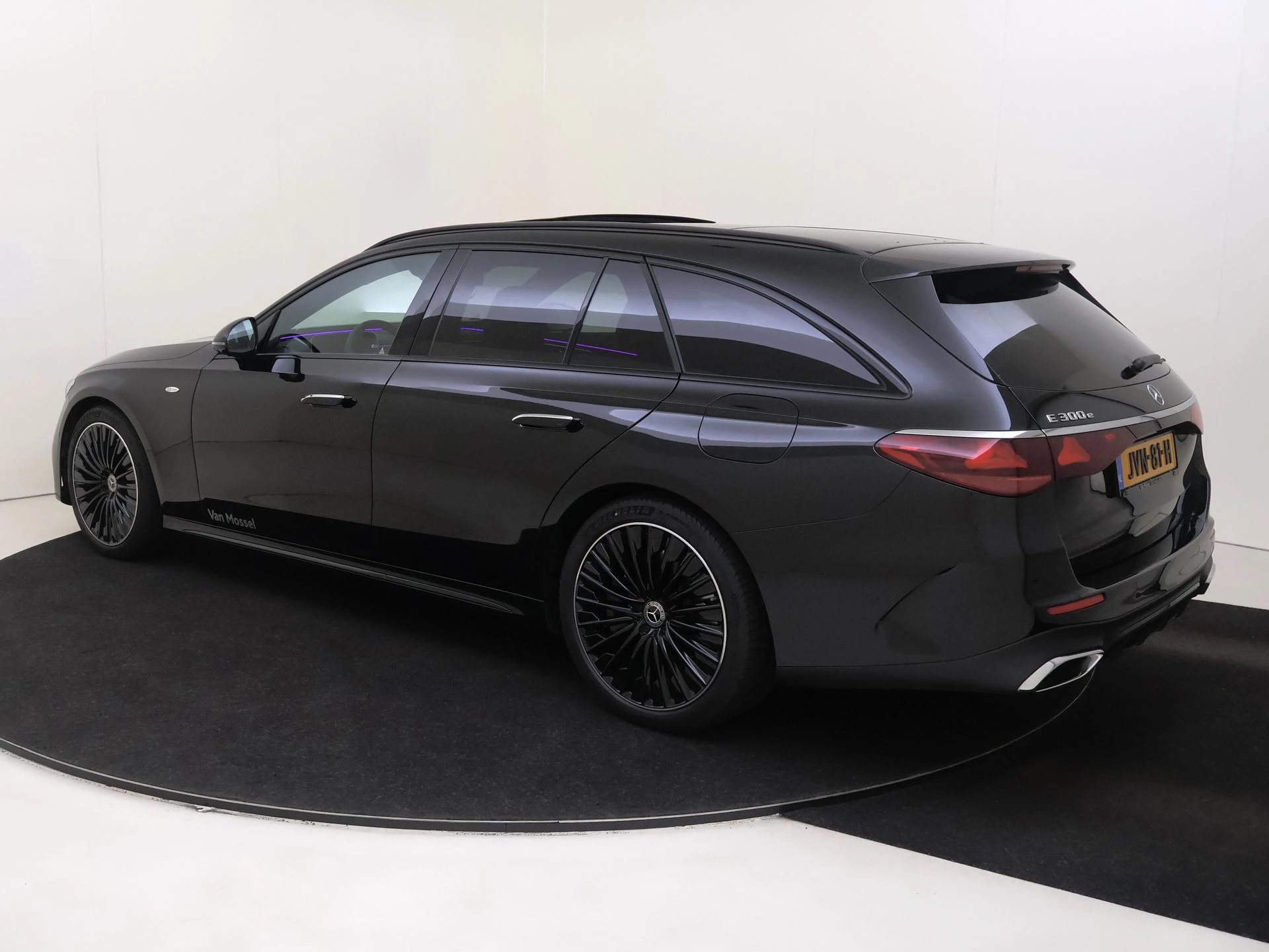 Mercedes-Benz-E-Klasse-image-2