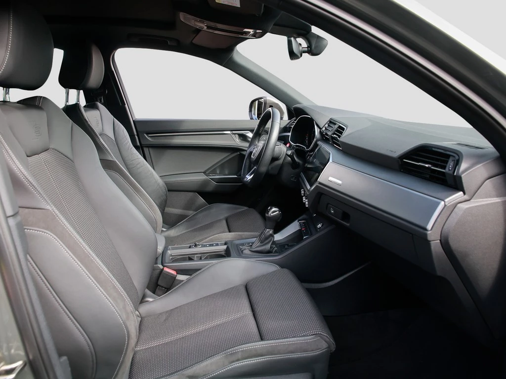 Audi Q3 40 TDI S line Navi Panorama AHK Kamera