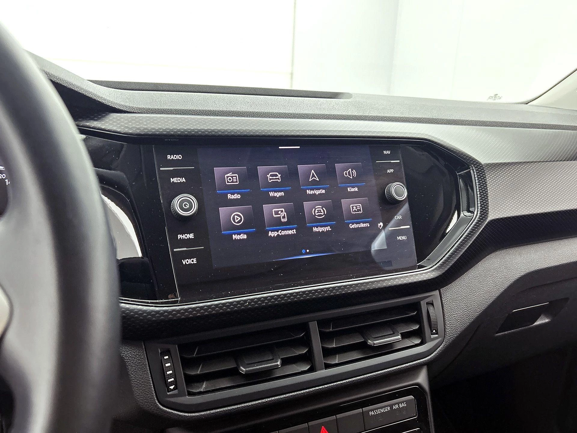 Volkswagen-T-Cross-image-6