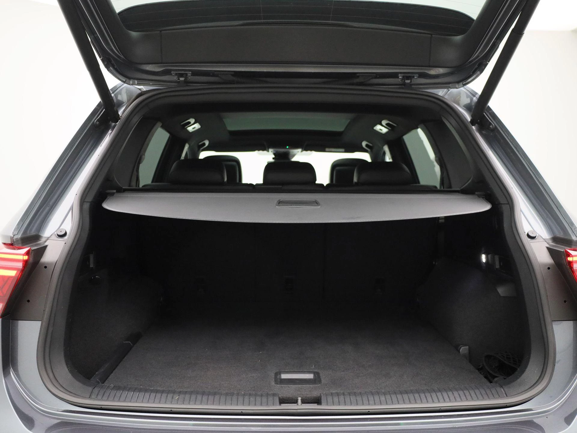 Volkswagen-Tiguan Allspace-image-13