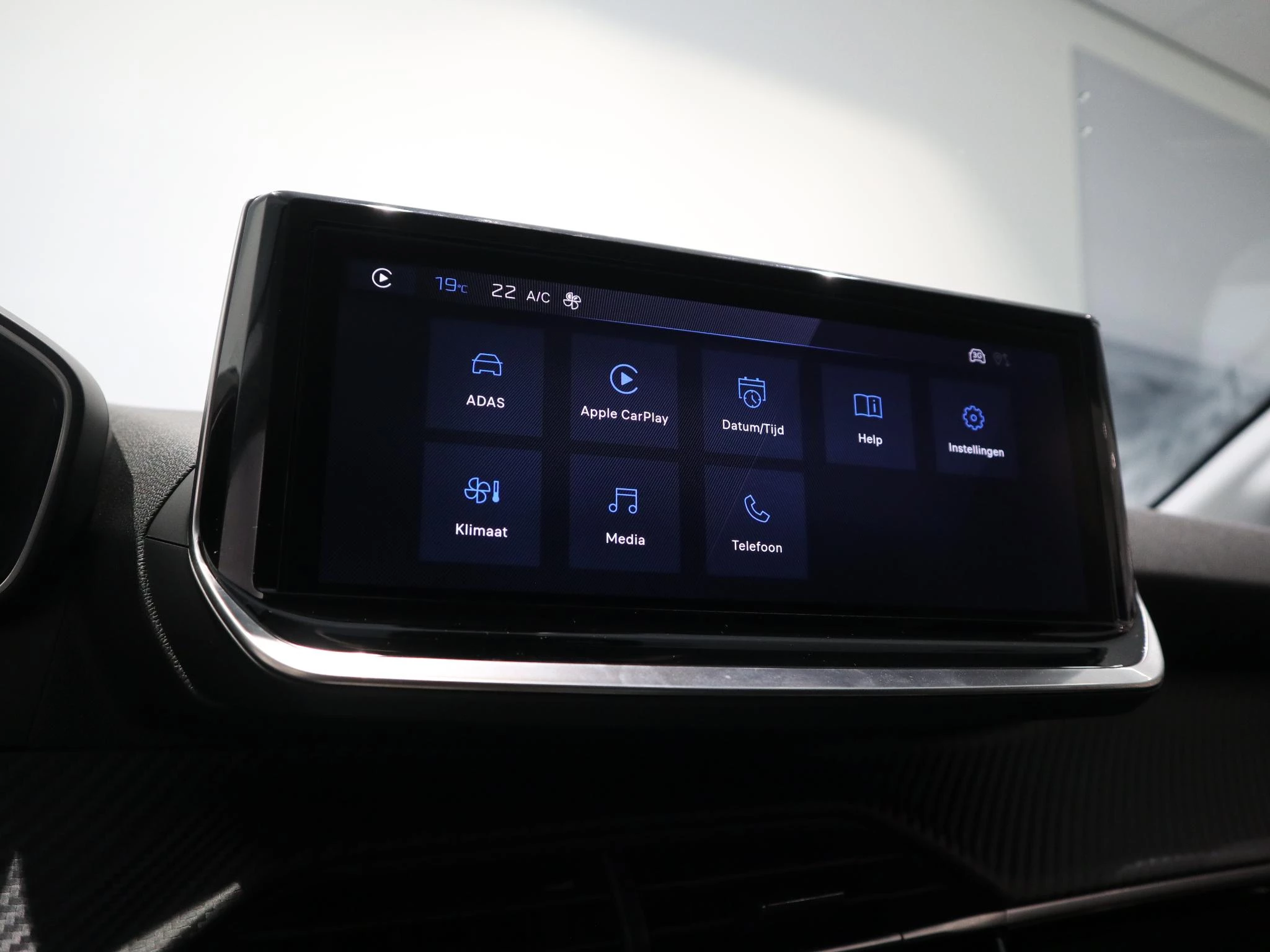 Peugeot-e-208-image-16