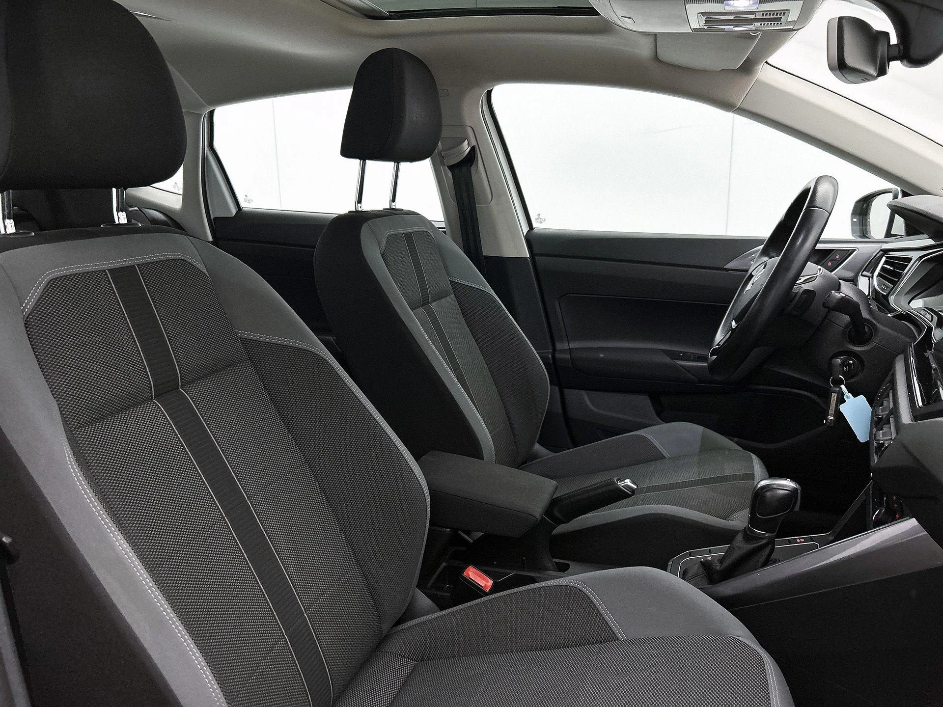 Volkswagen-Polo-image-34