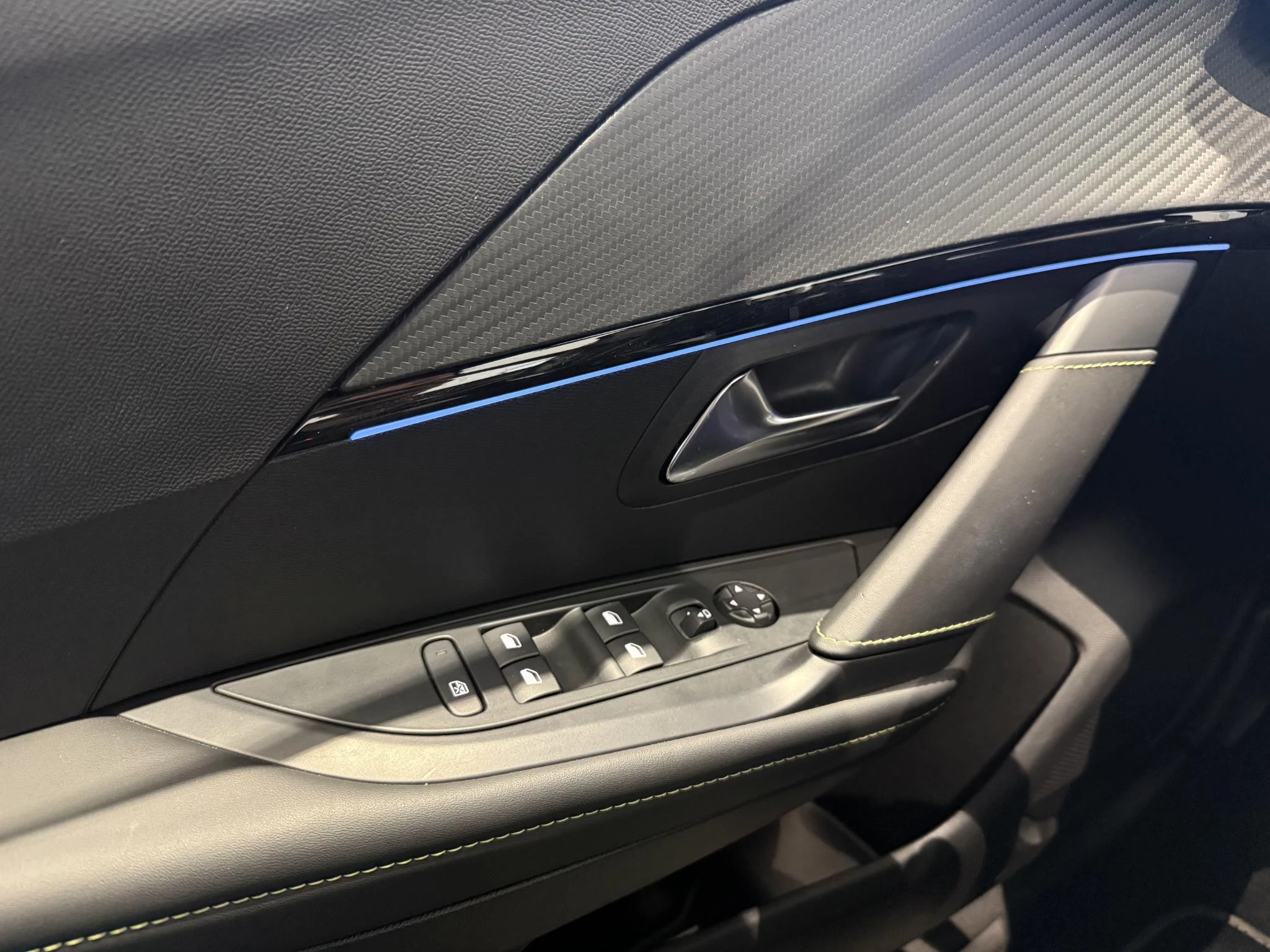 Peugeot 208 1.2 Hybrid 145 e-DCS6 GT