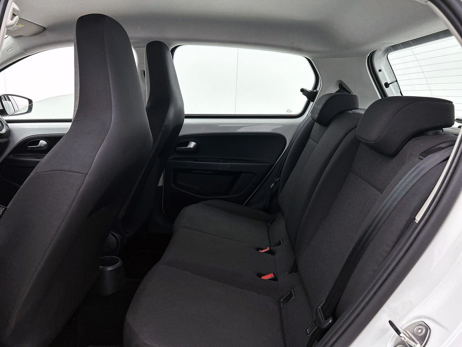 Volkswagen-up!-image-25