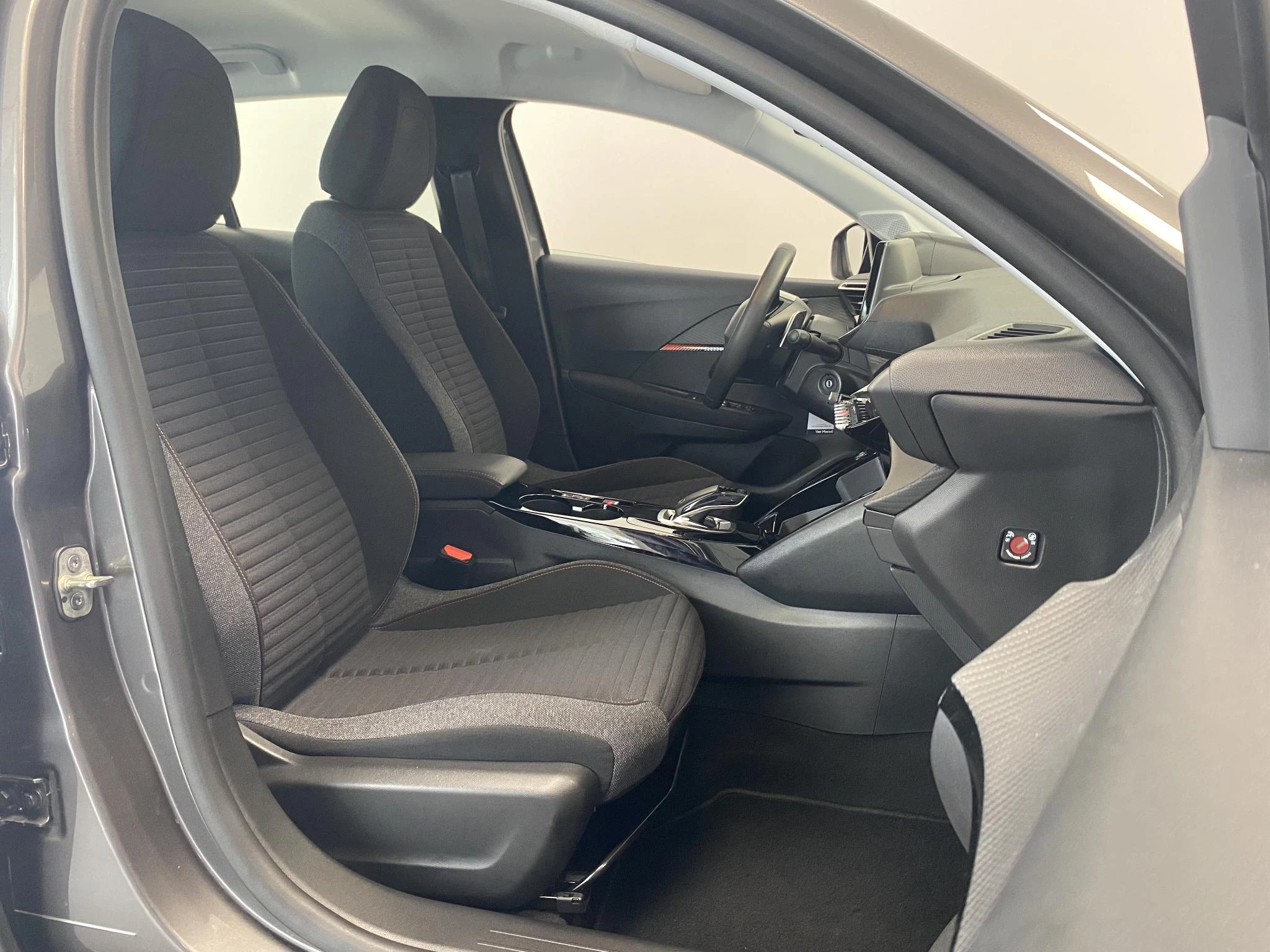 Peugeot-208-image-14
