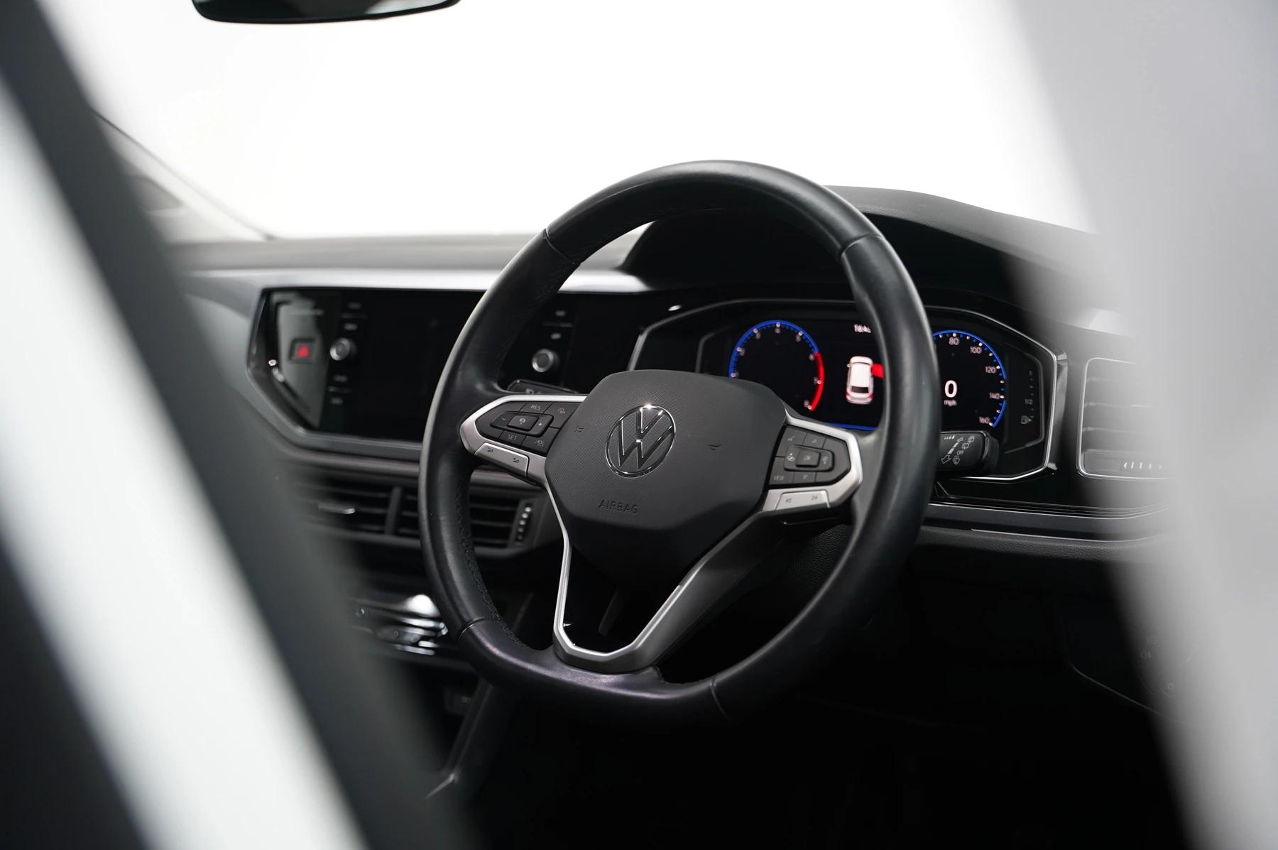 Volkswagen-Polo-image-15