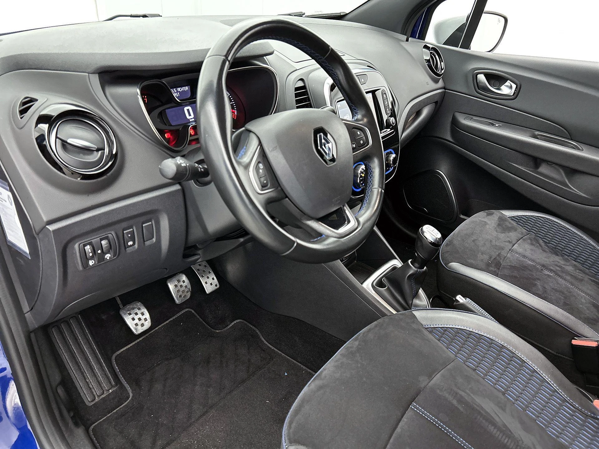 Renault-Captur-image-18