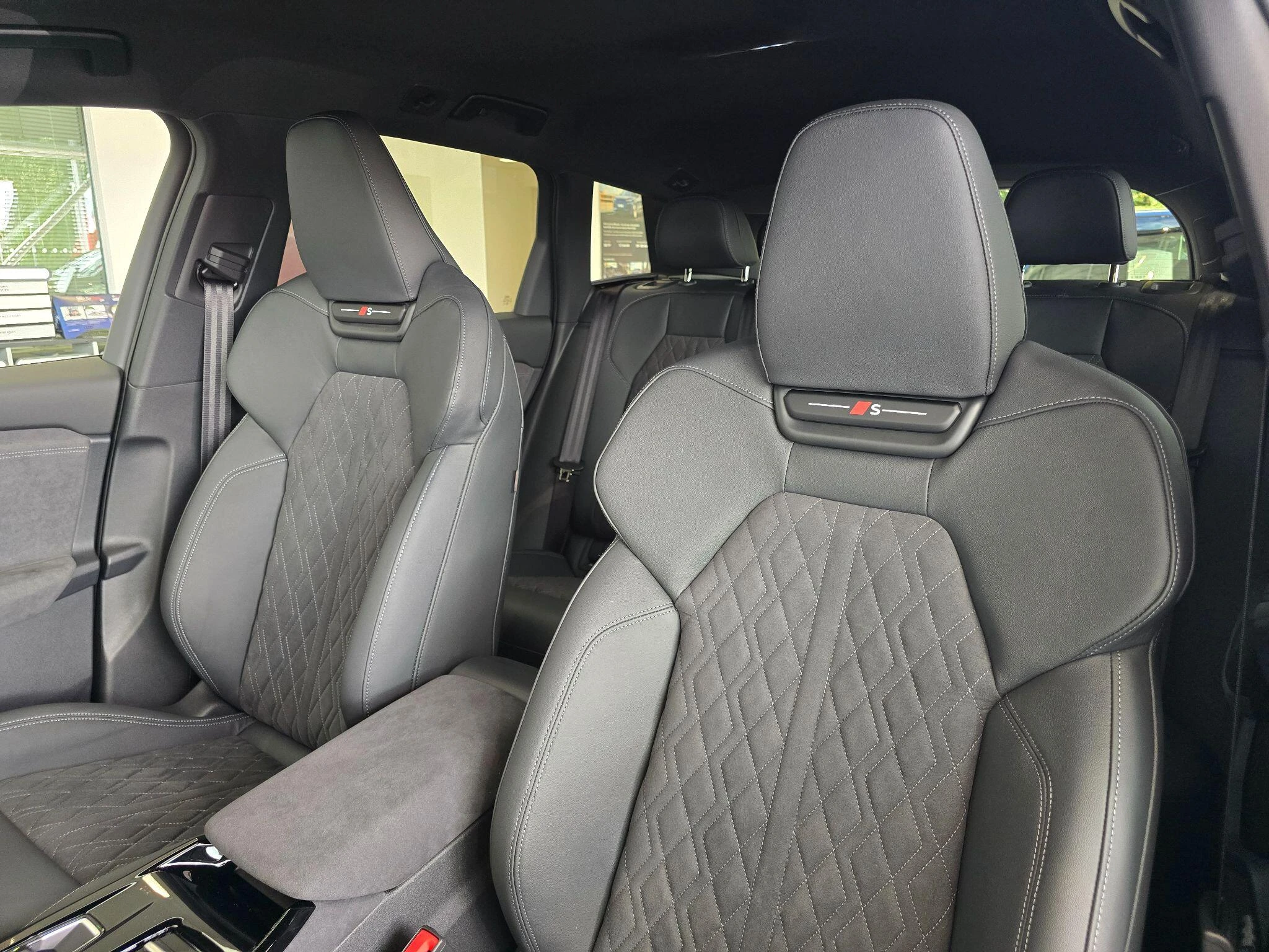 Audi-Q6 e-tron-image-25