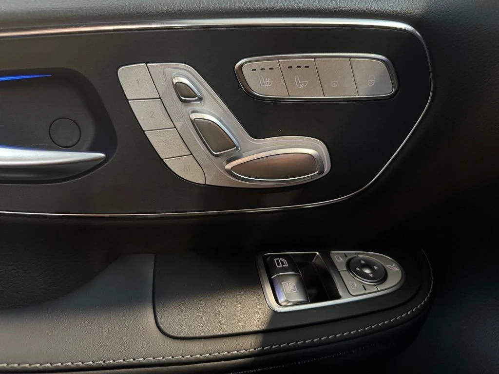 Mercedes-Benz-V-Klasse 300 d-image-7