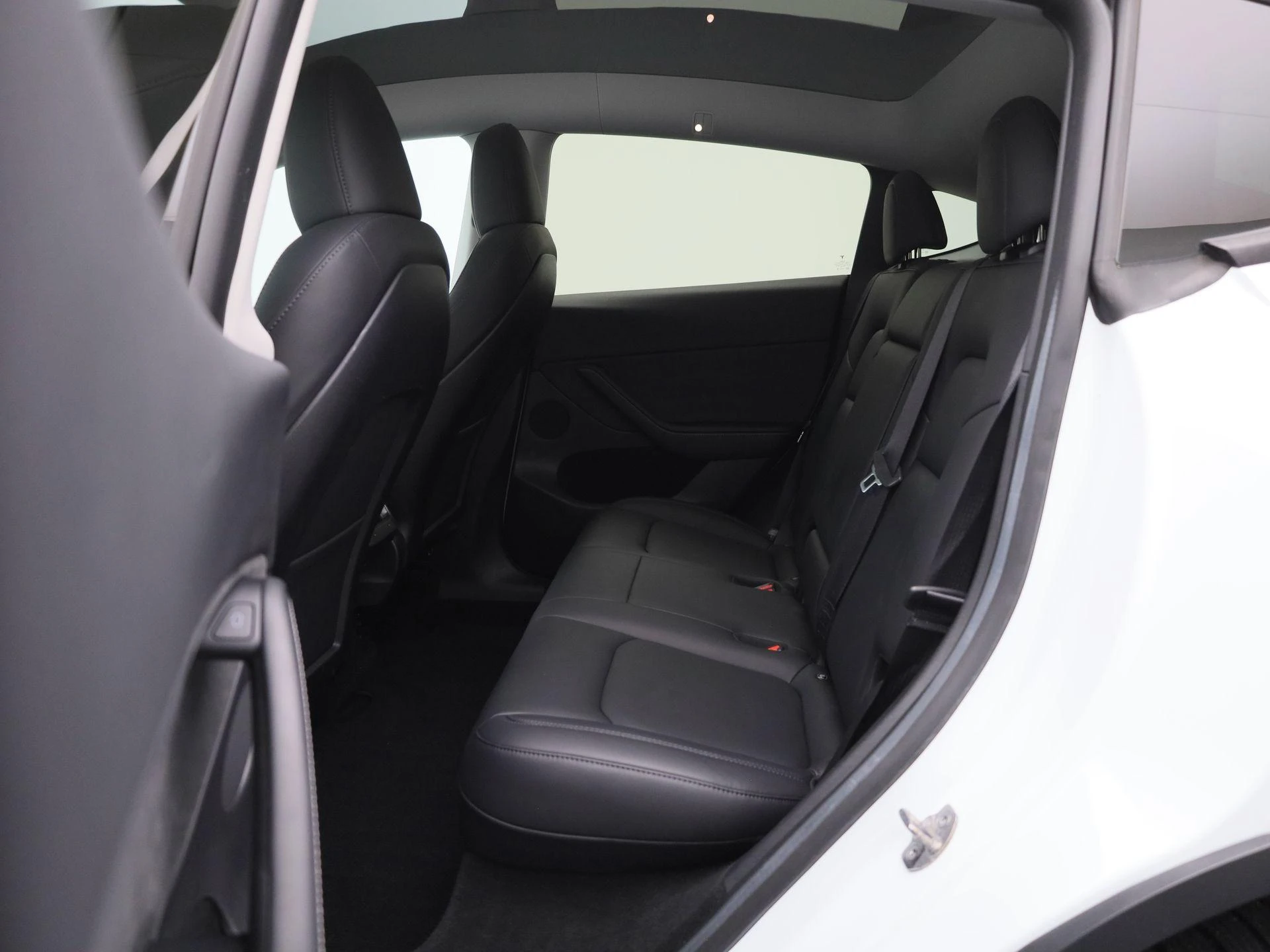 Tesla-Model Y-image-9