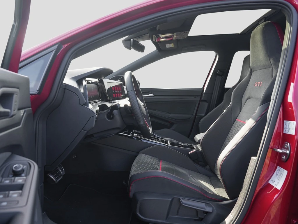 Volkswagen-Golf-image-15