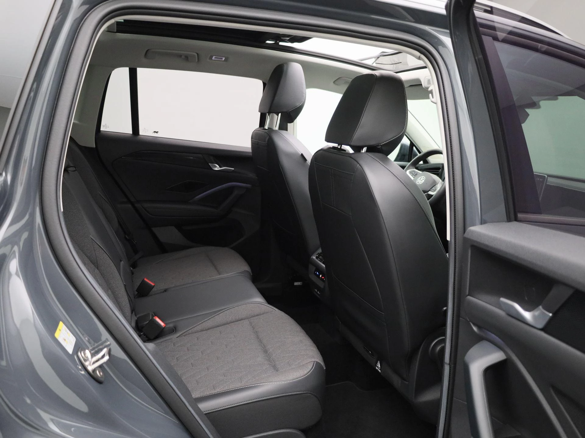 Volkswagen-Tiguan-image-42