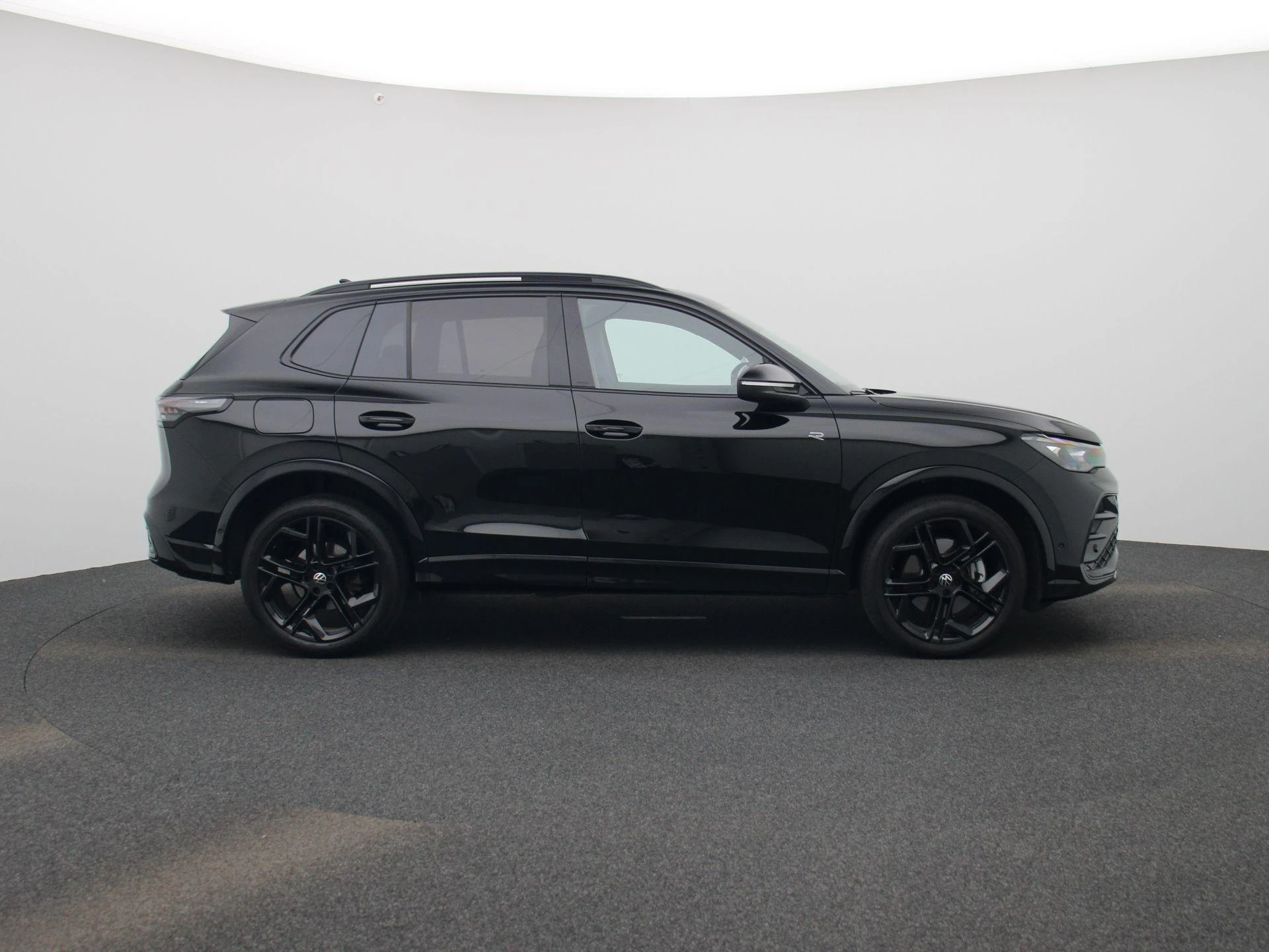 Volkswagen-Tiguan-image-5