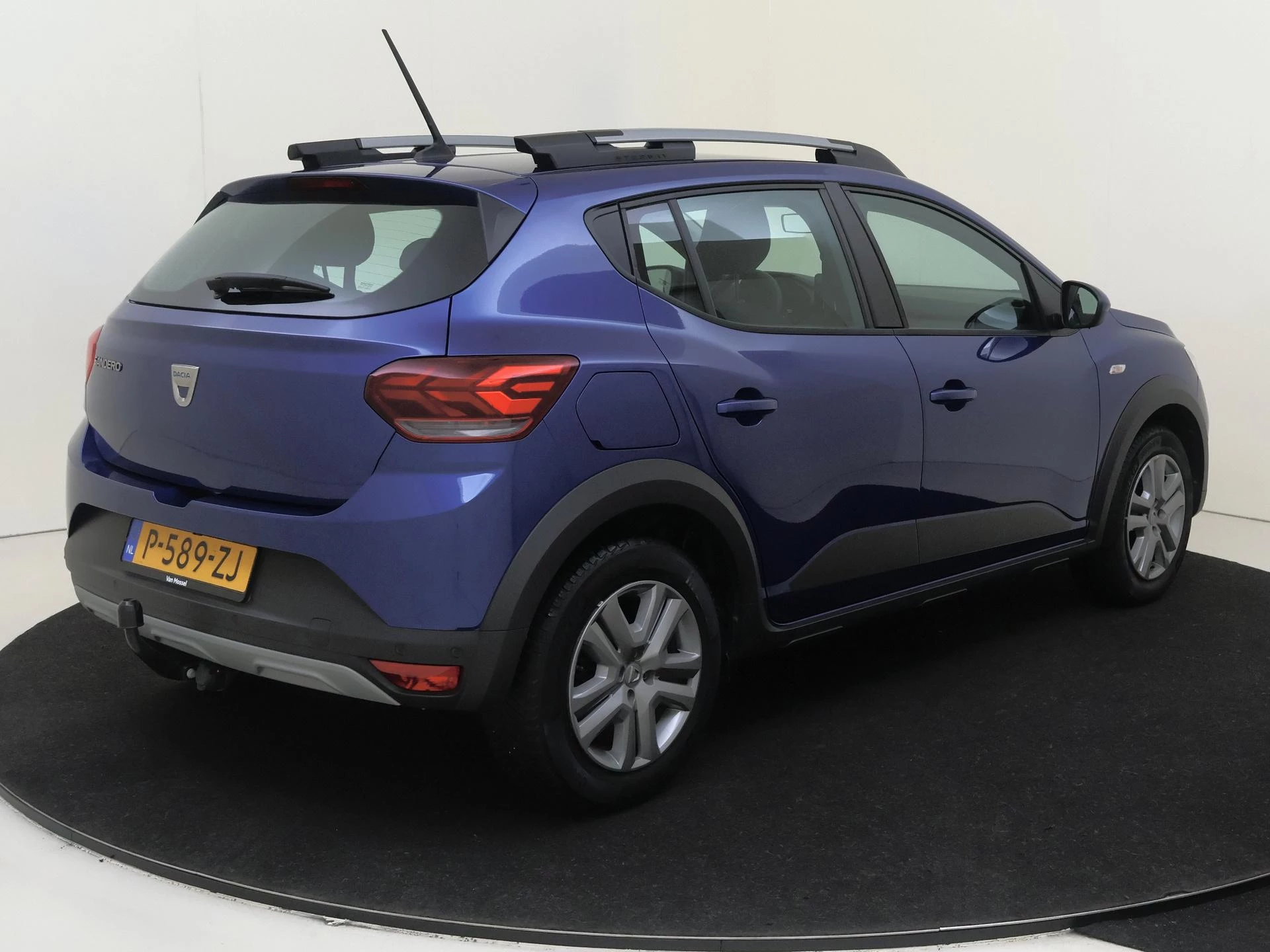 Dacia-Sandero Stepway-image-4