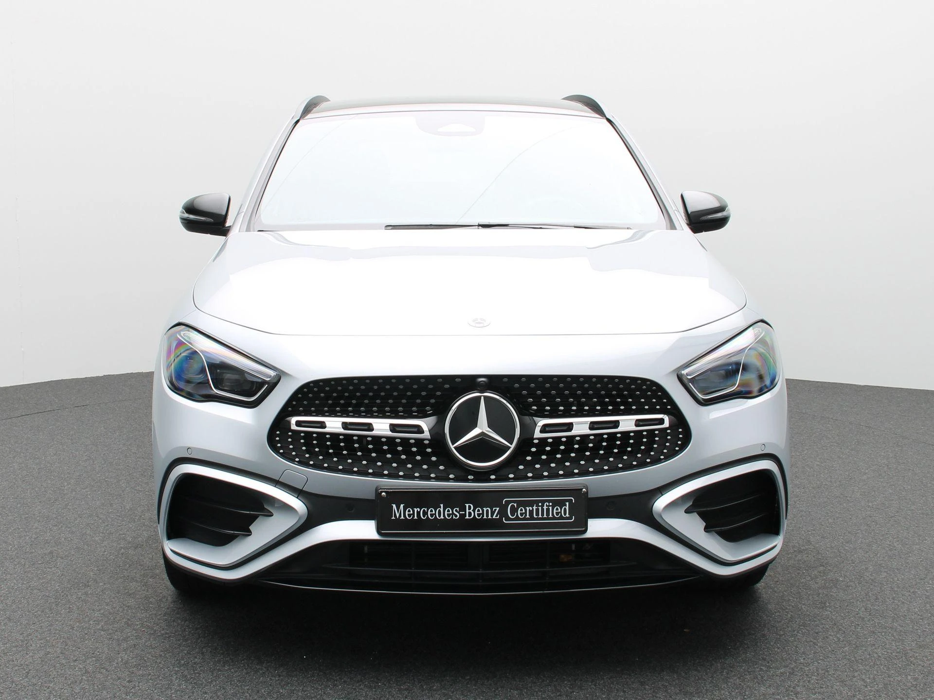 Mercedes-Benz-GLA-image-2