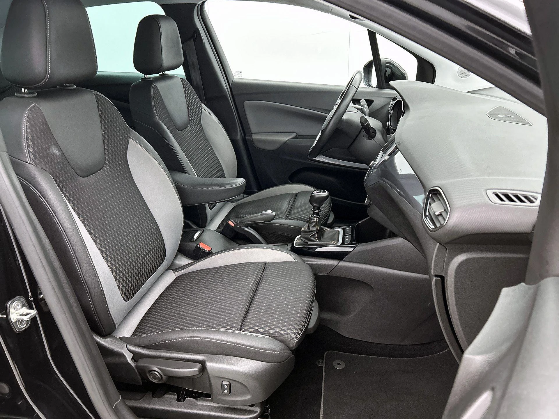 Opel-Crossland X-image-34